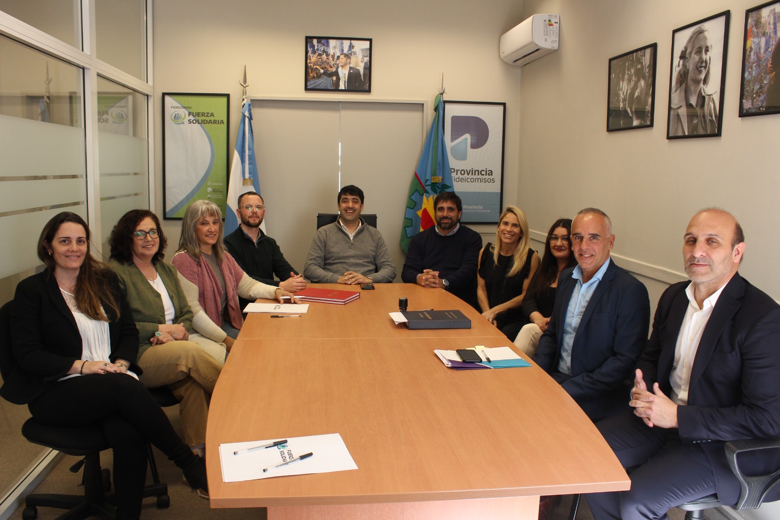 En este Día de las y los maestros, celebramos con hechos: otorgamos el primer crédito de Fuerza Solidaria a la Mutual Carlos Moreno de Olavarría, la mutual docente del SUTEBA.