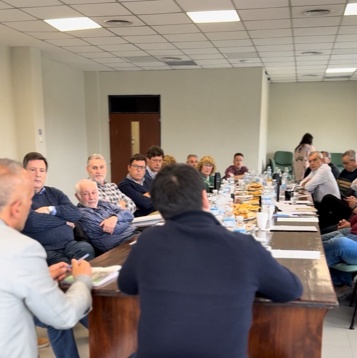 ⚡️🔌 Reunión de trabajo con la Federación de Cooperativas de Prestadores Eléctricos de la Provincia de Buenos Aires Limitada – APEBA