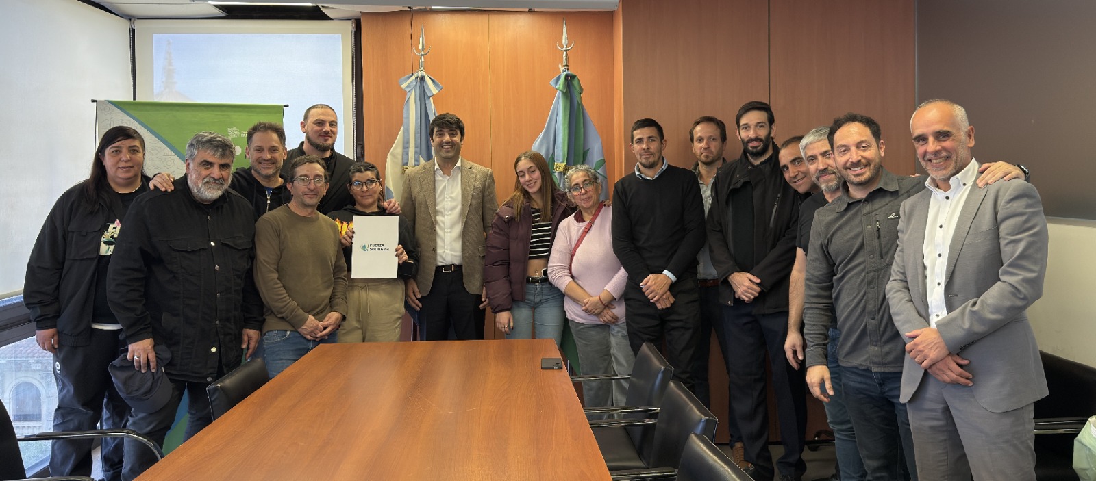 Financiamos inversión productiva, equipamiento y construcción de viviendas, apostando a más trabajo, más inclusión y más comunidad.